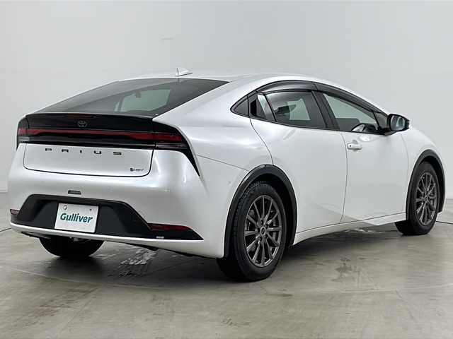 トヨタ プリウス Z 道央・札幌 2023(令5)年 2.3万km プラチナホワイトパールマイカ ・純正ナビ&BT&USB/・寒冷地仕様/・パワーバックドア/・パノラミックビューモニター/・トヨタセーフティセンス/・プリクラッシュセーフティ/・レーントレーシングアシスト/・レーンディパーチャーアラート/・レーダークルーズコントロール/・ロードサインアシスト/・アクティブドライビングアシスト/・発進遅れ告知機能/・ブラインドスポットモニター/・前席シートヒーター/・前席シートベンチレーション/・レザーシート/・AC100V/・前後ドライブレコーダー/・ステアリングスイッチ/・プッシュスタート/・LEDヘッドライト/・オートライト/・オートマチックハイビーム/・スマートキー