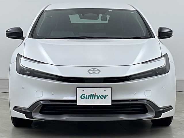 トヨタ プリウス Z 道央・札幌 2023(令5)年 2.3万km プラチナホワイトパールマイカ ・純正ナビ&BT&USB/・寒冷地仕様/・パワーバックドア/・パノラミックビューモニター/・トヨタセーフティセンス/・プリクラッシュセーフティ/・レーントレーシングアシスト/・レーンディパーチャーアラート/・レーダークルーズコントロール/・ロードサインアシスト/・アクティブドライビングアシスト/・発進遅れ告知機能/・ブラインドスポットモニター/・前席シートヒーター/・前席シートベンチレーション/・レザーシート/・AC100V/・前後ドライブレコーダー/・ステアリングスイッチ/・プッシュスタート/・LEDヘッドライト/・オートライト/・オートマチックハイビーム/・スマートキー