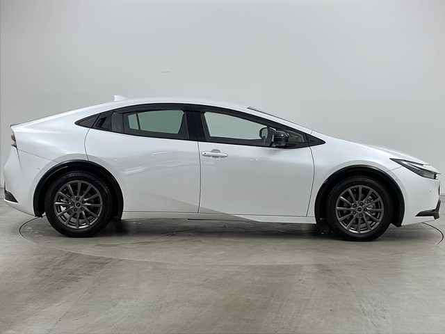 トヨタ プリウス Z 道央・札幌 2023(令5)年 2.3万km プラチナホワイトパールマイカ ・純正ナビ&BT&USB/・寒冷地仕様/・パワーバックドア/・パノラミックビューモニター/・トヨタセーフティセンス/・プリクラッシュセーフティ/・レーントレーシングアシスト/・レーンディパーチャーアラート/・レーダークルーズコントロール/・ロードサインアシスト/・アクティブドライビングアシスト/・発進遅れ告知機能/・ブラインドスポットモニター/・前席シートヒーター/・前席シートベンチレーション/・レザーシート/・AC100V/・前後ドライブレコーダー/・ステアリングスイッチ/・プッシュスタート/・LEDヘッドライト/・オートライト/・オートマチックハイビーム/・スマートキー