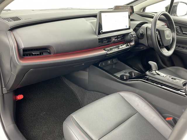 トヨタ プリウス Z 道央・札幌 2023(令5)年 2.3万km プラチナホワイトパールマイカ ・純正ナビ&BT&USB/・寒冷地仕様/・パワーバックドア/・パノラミックビューモニター/・トヨタセーフティセンス/・プリクラッシュセーフティ/・レーントレーシングアシスト/・レーンディパーチャーアラート/・レーダークルーズコントロール/・ロードサインアシスト/・アクティブドライビングアシスト/・発進遅れ告知機能/・ブラインドスポットモニター/・前席シートヒーター/・前席シートベンチレーション/・レザーシート/・AC100V/・前後ドライブレコーダー/・ステアリングスイッチ/・プッシュスタート/・LEDヘッドライト/・オートライト/・オートマチックハイビーム/・スマートキー