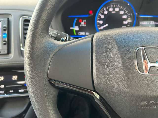ホンダ ヴェゼル ハイブリッド 高知県 2015(平27)年 5.7万km モルフォブルーP 純正ナビ/　Bluetooth/ワンセグ/　CD/USB/AM/FM/バックカメラ/ドライブレコーダー/ETC/純正フロアマット/社外16インチアルミホイール/クルーズコントロール/プッシュスタート/スマートキー/MTモード付AT/横滑り防止装置/アイドリングストップ/盗難防止装置