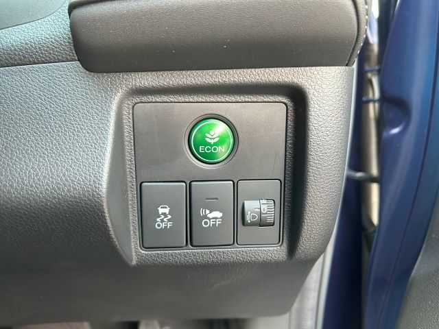 ホンダ ヴェゼル ハイブリッド 高知県 2015(平27)年 5.7万km モルフォブルーP 純正ナビ/　Bluetooth/ワンセグ/　CD/USB/AM/FM/バックカメラ/ドライブレコーダー/ETC/純正フロアマット/社外16インチアルミホイール/クルーズコントロール/プッシュスタート/スマートキー/MTモード付AT/横滑り防止装置/アイドリングストップ/盗難防止装置