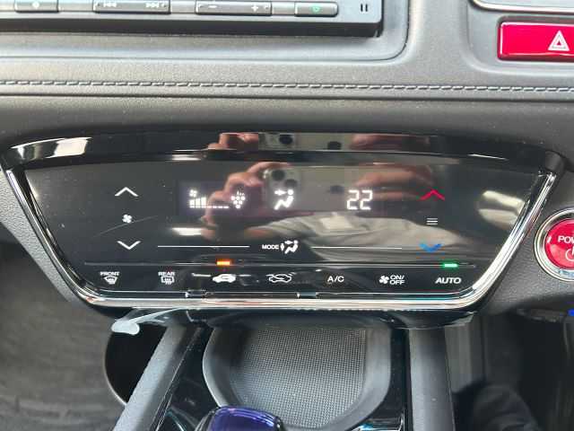 ホンダ ヴェゼル ハイブリッド 高知県 2015(平27)年 5.7万km モルフォブルーP 純正ナビ/　Bluetooth/ワンセグ/　CD/USB/AM/FM/バックカメラ/ドライブレコーダー/ETC/純正フロアマット/社外16インチアルミホイール/クルーズコントロール/プッシュスタート/スマートキー/MTモード付AT/横滑り防止装置/アイドリングストップ/盗難防止装置