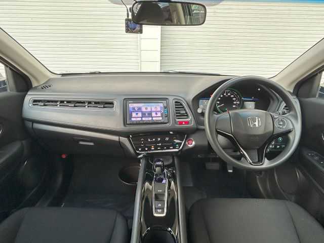 ホンダ ヴェゼル ハイブリッド 高知県 2015(平27)年 5.7万km モルフォブルーP 純正ナビ/　Bluetooth/ワンセグ/　CD/USB/AM/FM/バックカメラ/ドライブレコーダー/ETC/純正フロアマット/社外16インチアルミホイール/クルーズコントロール/プッシュスタート/スマートキー/MTモード付AT/横滑り防止装置/アイドリングストップ/盗難防止装置