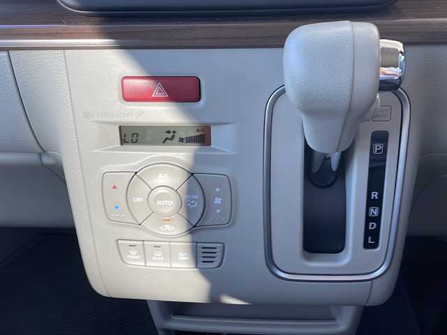 スズキ ラパン ＬＣ X 静岡県 2024(令6)年 0.4万km テラコッタピンクメタリック/アーバンブラウン 2トーン 純正ディスプレイオーディオ/・Bluetooth/・USB/・AM/・FM/主要装備/・衝突軽減/・レーンキープ/・バックカメラ/・シートヒーターD/N席/・ハーフレザーシート/・スマートキー/・プッシュスタート/・純正アルミホイール/・純正フロアマット/・LEDヘッドライト/・オートライト/・オートハイビーム/・ステアリングスイッチ