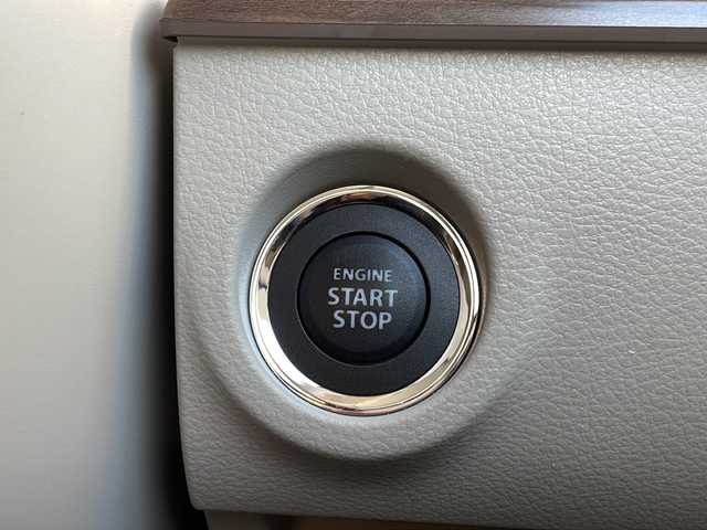 スズキ ラパン ＬＣ X 静岡県 2024(令6)年 0.4万km テラコッタピンクメタリック/アーバンブラウン 2トーン 純正ディスプレイオーディオ/・Bluetooth/・USB/・AM/・FM/主要装備/・衝突軽減/・レーンキープ/・バックカメラ/・シートヒーターD/N席/・ハーフレザーシート/・スマートキー/・プッシュスタート/・純正アルミホイール/・純正フロアマット/・LEDヘッドライト/・オートライト/・オートハイビーム/・ステアリングスイッチ