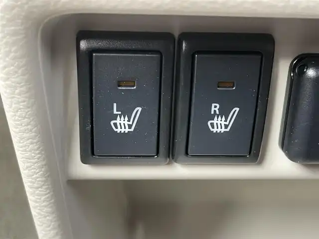 スズキ ラパン ＬＣ X 千葉県 2024(令6)年 0.4万km テラコッタピンクメタリック/アーバンブラウン 2トーン セーフティサポート/・衝突軽減ブレーキ/レーンキープアシスト/・コーナーセンサー(後)/誤発進誤後進抑制/・ふらつき警報/先行車発進お知らせ/・オートハイビーム/標識認識/純正7インチディスプレイオーディオ/・BT/USB/カープレイ/バックカメラ/ステアリングスイッチ/ナノイーX付エアコン/ツートンカラー革巻きステアリング/ハーフレザーシート(ブラウン)/シートヒーター(D/N席)/スマートキー/プッシュスタート/LEDヘッドライト/オートライト/アイドリングストップ/電動格納/ウィンカーミラー/純正フロアマット