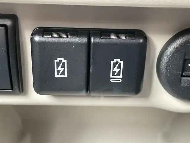 スズキ ラパン ＬＣ X 千葉県 2024(令6)年 0.4万km テラコッタピンクメタリック/アーバンブラウン 2トーン セーフティサポート/・衝突軽減ブレーキ/レーンキープアシスト/・コーナーセンサー(後)/誤発進誤後進抑制/・ふらつき警報/先行車発進お知らせ/・オートハイビーム/標識認識/純正7インチディスプレイオーディオ/・BT/USB/カープレイ/バックカメラ/ステアリングスイッチ/ナノイーX付エアコン/ツートンカラー革巻きステアリング/ハーフレザーシート(ブラウン)/シートヒーター(D/N席)/スマートキー/プッシュスタート/LEDヘッドライト/オートライト/アイドリングストップ/電動格納/ウィンカーミラー/純正フロアマット