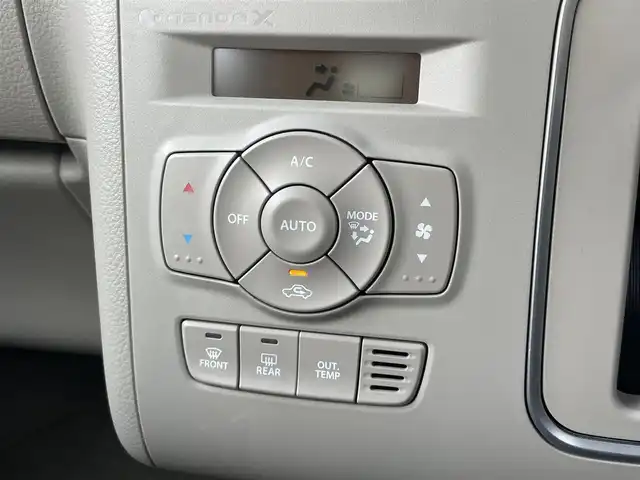 スズキ ラパン ＬＣ X 千葉県 2024(令6)年 0.4万km テラコッタピンクメタリック/アーバンブラウン 2トーン セーフティサポート/・衝突軽減ブレーキ/レーンキープアシスト/・コーナーセンサー(後)/誤発進誤後進抑制/・ふらつき警報/先行車発進お知らせ/・オートハイビーム/標識認識/純正7インチディスプレイオーディオ/・BT/USB/カープレイ/バックカメラ/ステアリングスイッチ/ナノイーX付エアコン/ツートンカラー革巻きステアリング/ハーフレザーシート(ブラウン)/シートヒーター(D/N席)/スマートキー/プッシュスタート/LEDヘッドライト/オートライト/アイドリングストップ/電動格納/ウィンカーミラー/純正フロアマット