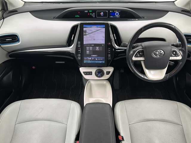トヨタ プリウス ＰＨＶ A レザーパッケージ 宮城県 2018(平30)年 7.9万km ホワイトパールクリスタルシャイン 本革シート/Toyota Safety Sense /・プリクラッシュセーフティ/・レーンディパーチャーアラート/・オートマチックハイビーム/・レーダークルーズコントロール/インテリジェントパーキングアシスト/純正11インチナビ/・BT.USB.AUX/バックカメラ/フルセグTV/D席パワーシート/前席シートヒーター/ステアリングヒーター/ステアリングスイッチ/ビルトインETC2.0/ドライブレコーダー（F）/プッシュスタート/スマートキー/アイドリングストップ/LEDヘッドライト/LEDフォグライト/純正フロアマット/純正15インチAW/トノカバー/充電コード積込み