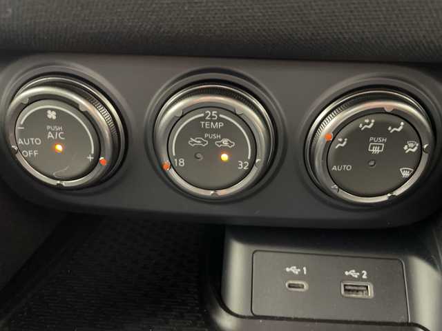日産 フェアレディ Ｚ 三重県 2024(令6)年 0.3万km 青Ｍ 禁煙車/メーカーナビ　/【Bluetooth/地デジ対応TV】/AppleCarPlay/AndroidAuto/バックカメラ　/衝突軽減ブレーキ　/レーダークルーズコントロール　/レーンキープアシスト　/ＢＳＭ　/ＬＥＤヘッドライト　/オートライト/オートハイビーム機能　/ＥＴＣ２．０　/前後クリアランスソナー