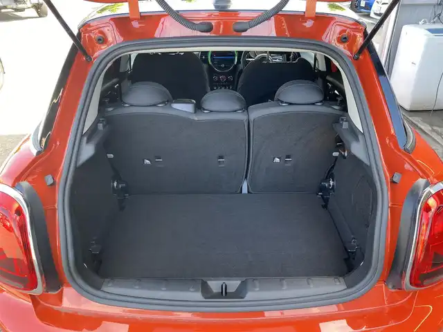 ＭＩＮＩ ミニ クーパー SD 福岡県 2021(令3)年 4.6万km オレンジ ・アダプティブクルーズコントロール/・純正ナビ/BT/USB/・バックカメラ/・ドラレコ/・ETC/・純正17AW/・LEDライト/・保証書/・取扱説明書/・スペアキー