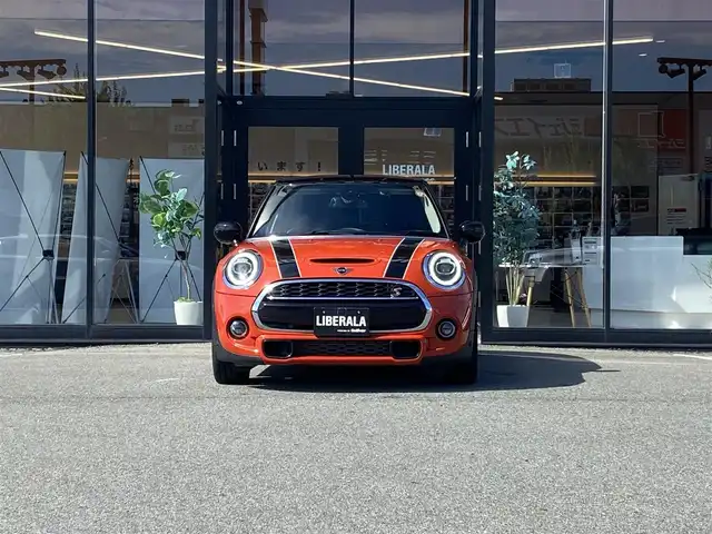 ＭＩＮＩ ミニ クーパー SD 福岡県 2021(令3)年 4.6万km オレンジ ・アダプティブクルーズコントロール/・純正ナビ/BT/USB/・バックカメラ/・ドラレコ/・ETC/・純正17AW/・LEDライト/・保証書/・取扱説明書/・スペアキー