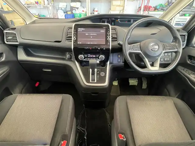 日産 セレナ ハイウェイスター Vセレクション 島根県 2018(平30)年 5.3万km ブリリアントホワイトパール 純正９インチＳＤナビ　/(フルセグＴＶ・ＤＶＤ再生・Ｂｌｕｅｔｏｏｔｈ接続)　/全方位カメラ　/ビルトインＥＴＣ　/前後ドライブレコーダー/両側パワースライドドア/クルーズコントロール　/前後コーナーセンサー　/衝突軽減ブレーキ/横滑り防止装置/アイドリングストップ/スマートキー/プッシュスタート/純正LEDヘッドライト/純正16インチアルミホイール/純正フロアマット