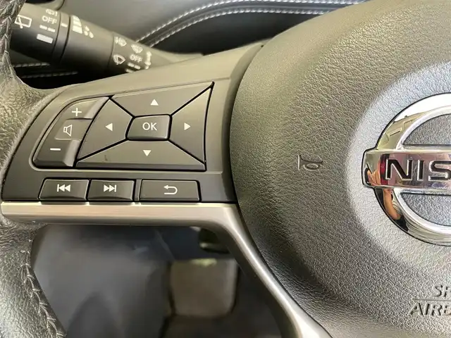 日産 セレナ ハイウェイスター Vセレクション 島根県 2018(平30)年 5.3万km ブリリアントホワイトパール 純正９インチＳＤナビ　/(フルセグＴＶ・ＤＶＤ再生・Ｂｌｕｅｔｏｏｔｈ接続)　/全方位カメラ　/ビルトインＥＴＣ　/前後ドライブレコーダー/両側パワースライドドア/クルーズコントロール　/前後コーナーセンサー　/衝突軽減ブレーキ/横滑り防止装置/アイドリングストップ/スマートキー/プッシュスタート/純正LEDヘッドライト/純正16インチアルミホイール/純正フロアマット