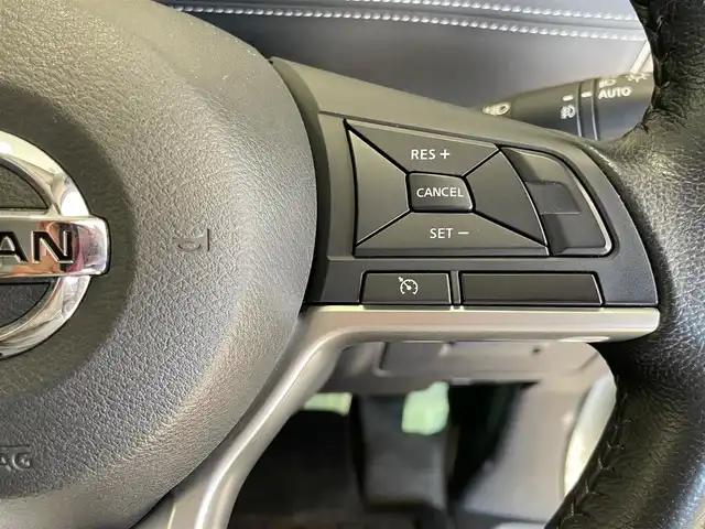 日産 セレナ ハイウェイスター Vセレクション 島根県 2018(平30)年 5.3万km ブリリアントホワイトパール 純正９インチＳＤナビ　/(フルセグＴＶ・ＤＶＤ再生・Ｂｌｕｅｔｏｏｔｈ接続)　/全方位カメラ　/ビルトインＥＴＣ　/前後ドライブレコーダー/両側パワースライドドア/クルーズコントロール　/前後コーナーセンサー　/衝突軽減ブレーキ/横滑り防止装置/アイドリングストップ/スマートキー/プッシュスタート/純正LEDヘッドライト/純正16インチアルミホイール/純正フロアマット
