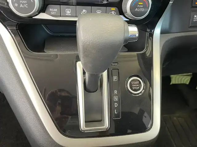 日産 セレナ ハイウェイスター Vセレクション 島根県 2018(平30)年 5.3万km ブリリアントホワイトパール 純正９インチＳＤナビ　/(フルセグＴＶ・ＤＶＤ再生・Ｂｌｕｅｔｏｏｔｈ接続)　/全方位カメラ　/ビルトインＥＴＣ　/前後ドライブレコーダー/両側パワースライドドア/クルーズコントロール　/前後コーナーセンサー　/衝突軽減ブレーキ/横滑り防止装置/アイドリングストップ/スマートキー/プッシュスタート/純正LEDヘッドライト/純正16インチアルミホイール/純正フロアマット
