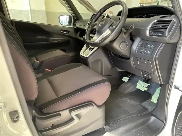 日産 セレナ ハイウェイスター Vセレクション 島根県 2018(平30)年 5.3万km ブリリアントホワイトパール 純正９インチＳＤナビ　/(フルセグＴＶ・ＤＶＤ再生・Ｂｌｕｅｔｏｏｔｈ接続)　/全方位カメラ　/ビルトインＥＴＣ　/前後ドライブレコーダー/両側パワースライドドア/クルーズコントロール　/前後コーナーセンサー　/衝突軽減ブレーキ/横滑り防止装置/アイドリングストップ/スマートキー/プッシュスタート/純正LEDヘッドライト/純正16インチアルミホイール/純正フロアマット