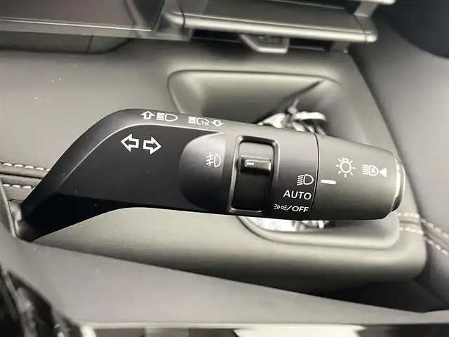 日産 セレナ e－パワー ハイウェイスター V 熊本県 2025(令7)年 0.1千km ホワイト 登録済未使用車/純正１２．３インチナビ（ＡｐｐｌＣａｒＰｌａｙ・ＡｎｄｒｏｉｄＡｕｔｏ・ＢＴ・フルセグ・ＵＳＢ・HDMI）/全周囲カメラ　/純正前後ドライブレコーダー　/レーダークルーズコントロール/ビルトインＥＴＣ２．０　/両側パワースライドドア　/プロパイロット/衝突軽減ブレーキ/レーンキープアシスト/標識認識機能/踏み間違い防止/先行車発進お知らせ機能/横滑り防止/ブラインドスポットモニター/ブレーキホールド/置くだけ充電/インテリジェントルームミラー/ハンドル支援/純正16インチAW/オートライト/オートマチックハイビーム/LEDヘッドライト/スマートキー/プッシュスタート/スペアキー1本/保証書/取扱説明書