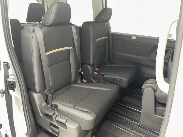 日産 セレナ e－パワー ハイウェイスター V 熊本県 2025(令7)年 0.1千km ホワイト 登録済未使用車/純正１２．３インチナビ（ＡｐｐｌＣａｒＰｌａｙ・ＡｎｄｒｏｉｄＡｕｔｏ・ＢＴ・フルセグ・ＵＳＢ・HDMI）/全周囲カメラ　/純正前後ドライブレコーダー　/レーダークルーズコントロール/ビルトインＥＴＣ２．０　/両側パワースライドドア　/プロパイロット/衝突軽減ブレーキ/レーンキープアシスト/標識認識機能/踏み間違い防止/先行車発進お知らせ機能/横滑り防止/ブラインドスポットモニター/ブレーキホールド/置くだけ充電/インテリジェントルームミラー/ハンドル支援/純正16インチAW/オートライト/オートマチックハイビーム/LEDヘッドライト/スマートキー/プッシュスタート/スペアキー1本/保証書/取扱説明書