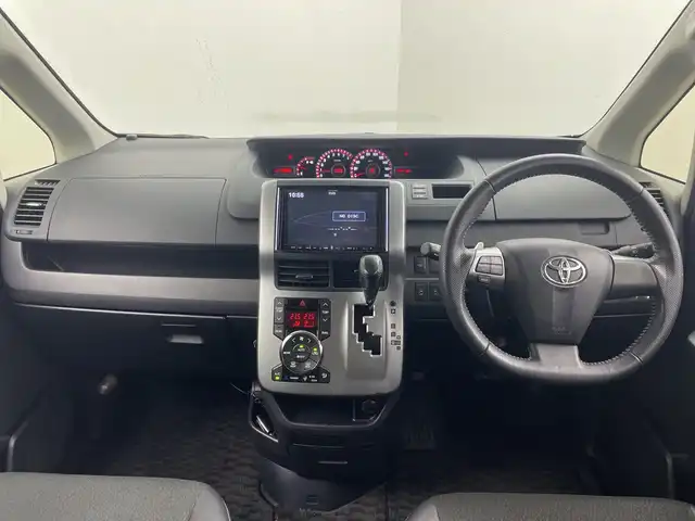 トヨタ ヴォクシー ZS 煌Z 群馬県 2013(平25)年 9万km ホワイトパールクリスタルシャイン 8型ナビ　後席モニター　バックカメラ　両側電動スライドドア　純正ETC レザーステアリング　ハーフレザーシート　ドライブレコーダー　MTモード付きAT オートライト　HIDヘッドライト　禁煙車