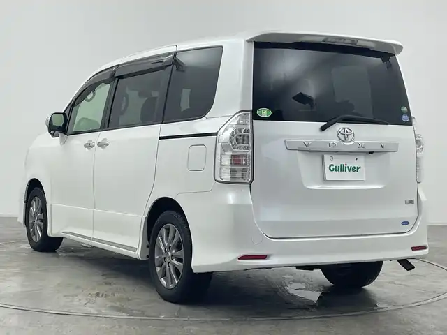 トヨタ ヴォクシー ZS 煌Z 群馬県 2013(平25)年 9万km ホワイトパールクリスタルシャイン 8型ナビ　後席モニター　バックカメラ　両側電動スライドドア　純正ETC レザーステアリング　ハーフレザーシート　ドライブレコーダー　MTモード付きAT オートライト　HIDヘッドライト　禁煙車