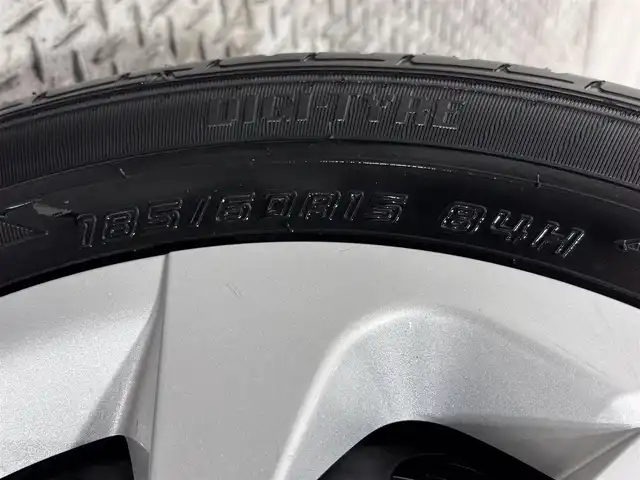 トヨタ シエンタ ハイブリッド G 大阪府 2016(平28)年 5.3万km ホワイトパールクリスタルシャイン 純正ナビＴＶ　衝突軽減　バックカメラ　両側パワスラ　ＥＴＣ　ドラレコ　レーンアシスト　オートマチックハイビーム　アイドリングストップ　オートライト　ＬＥＤヘッドライト　フォグランプ　スマートキー