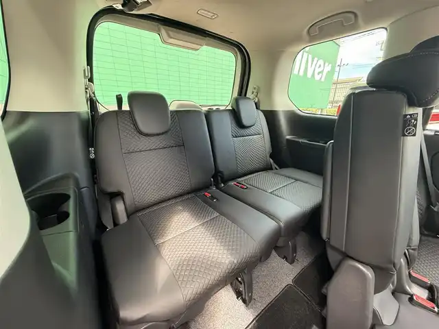 日産 セレナ ハイウェイスター V 千葉県 2022(令4)年 1.9万km ダイヤモンドブラック 純正SDナビ/フルセグTV/CD/DVD/BD/Bluetooth/プロパイロット/アラウンドビューモニター/フリップダウンモニター/両側パワースライドドア/ETC/デジタルインナーミラー/エマージェンシーブレーキ/インテリジェントLI/インテリジェントBSI/ブラインドスポットワーニング/オートライト/LEDヘッドライト/フォグランプ/スマートキー/プッシュスタート/純正16インチAW