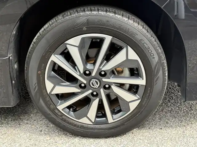 日産 セレナ ハイウェイスター V 千葉県 2022(令4)年 1.9万km ダイヤモンドブラック 純正SDナビ/フルセグTV/CD/DVD/BD/Bluetooth/プロパイロット/アラウンドビューモニター/フリップダウンモニター/両側パワースライドドア/ETC/デジタルインナーミラー/エマージェンシーブレーキ/インテリジェントLI/インテリジェントBSI/ブラインドスポットワーニング/オートライト/LEDヘッドライト/フォグランプ/スマートキー/プッシュスタート/純正16インチAW