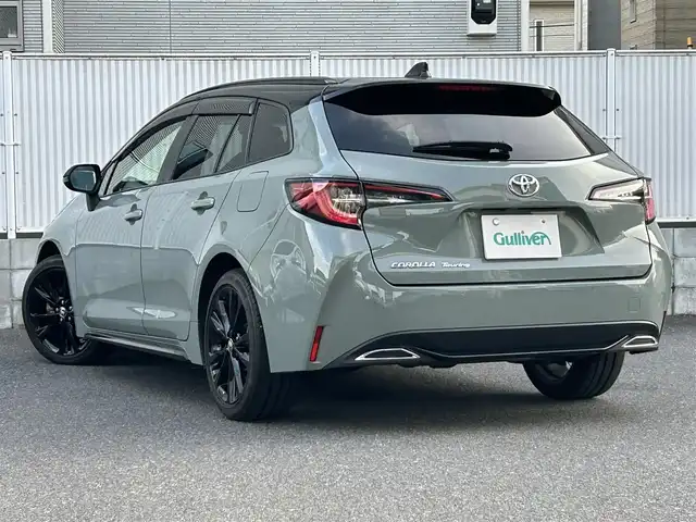 トヨタ カローラツーリング アクティブライド 栃木県 2021(令3)年 2万km アーバンカーキ ToyotaSafetySense/・プリクラッシュセーフティ（歩行者［昼夜］・自転車運転者［昼］検知機能付衝突回避支援タイプ/ミリ波レーダー＋単眼カメラ方式/・レーントレーシングアシスト［LTA］/・レーダークルーズコントロール(全車速追従機能付)/・オートマチックハイビーム［AHB］/・ロードサインアシスト［RSA］/インテリジェントクリアランスソナー［パーキングサポートブレーキ（静止物）］/ブラインドスポットモニター［BSM］＋リヤクロストラフィックオートブレーキ［パーキングサポートブレーキ（後方接近車両）/9インチディスプレイオーディオ/・AM/FMチューナー/・Bluetooth対応（ハンズフリー/オーディオ）/・Apple CarPlay/Android Auto/・USB入力（動画・音楽再生/給電）/・Miracast対応/T-Connectナビキット/バックガイドモニター/カラーヘッドアップディスプレイ/パドルシフト/ETC2.0/おくだけ充電/シートヒーター（運転席・助手席）/ステアリングヒーター/Bi-Beam LEDヘッドランプ＋LEDターンランプ＋LEDクリアランスランプ&LEDデイライト/17インチアルミホイール(ブラック塗装/センターオーナメント付)