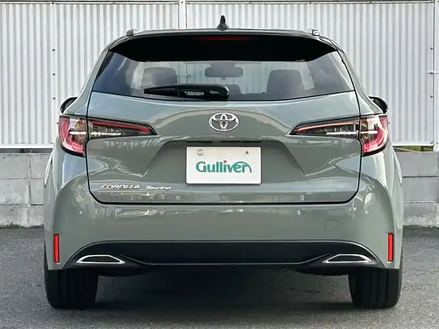 トヨタ カローラツーリング アクティブライド 栃木県 2021(令3)年 2万km アーバンカーキ ToyotaSafetySense/・プリクラッシュセーフティ（歩行者［昼夜］・自転車運転者［昼］検知機能付衝突回避支援タイプ/ミリ波レーダー＋単眼カメラ方式/・レーントレーシングアシスト［LTA］/・レーダークルーズコントロール(全車速追従機能付)/・オートマチックハイビーム［AHB］/・ロードサインアシスト［RSA］/インテリジェントクリアランスソナー［パーキングサポートブレーキ（静止物）］/ブラインドスポットモニター［BSM］＋リヤクロストラフィックオートブレーキ［パーキングサポートブレーキ（後方接近車両）/9インチディスプレイオーディオ/・AM/FMチューナー/・Bluetooth対応（ハンズフリー/オーディオ）/・Apple CarPlay/Android Auto/・USB入力（動画・音楽再生/給電）/・Miracast対応/T-Connectナビキット/バックガイドモニター/カラーヘッドアップディスプレイ/パドルシフト/ETC2.0/おくだけ充電/シートヒーター（運転席・助手席）/ステアリングヒーター/Bi-Beam LEDヘッドランプ＋LEDターンランプ＋LEDクリアランスランプ&LEDデイライト/17インチアルミホイール(ブラック塗装/センターオーナメント付)