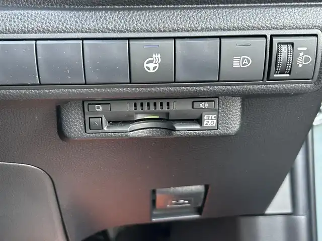 トヨタ カローラツーリング アクティブライド 栃木県 2021(令3)年 2万km アーバンカーキ ToyotaSafetySense/・プリクラッシュセーフティ（歩行者［昼夜］・自転車運転者［昼］検知機能付衝突回避支援タイプ/ミリ波レーダー＋単眼カメラ方式/・レーントレーシングアシスト［LTA］/・レーダークルーズコントロール(全車速追従機能付)/・オートマチックハイビーム［AHB］/・ロードサインアシスト［RSA］/インテリジェントクリアランスソナー［パーキングサポートブレーキ（静止物）］/ブラインドスポットモニター［BSM］＋リヤクロストラフィックオートブレーキ［パーキングサポートブレーキ（後方接近車両）/9インチディスプレイオーディオ/・AM/FMチューナー/・Bluetooth対応（ハンズフリー/オーディオ）/・Apple CarPlay/Android Auto/・USB入力（動画・音楽再生/給電）/・Miracast対応/T-Connectナビキット/バックガイドモニター/カラーヘッドアップディスプレイ/パドルシフト/ETC2.0/おくだけ充電/シートヒーター（運転席・助手席）/ステアリングヒーター/Bi-Beam LEDヘッドランプ＋LEDターンランプ＋LEDクリアランスランプ&LEDデイライト/17インチアルミホイール(ブラック塗装/センターオーナメント付)