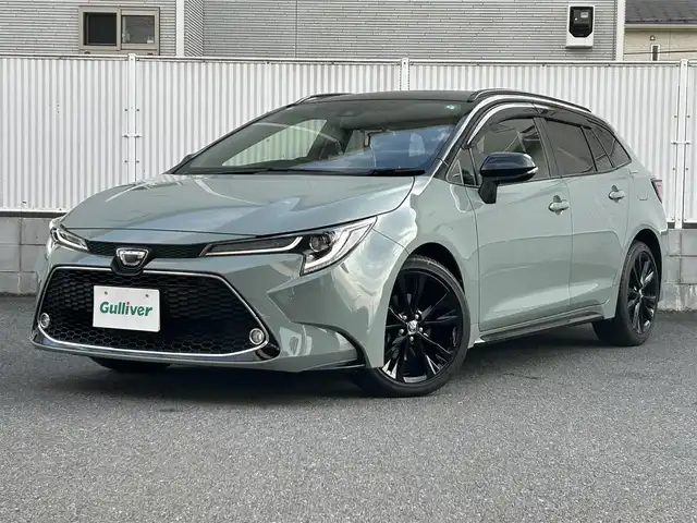 トヨタ カローラツーリング アクティブライド 栃木県 2021(令3)年 2万km アーバンカーキ ToyotaSafetySense/・プリクラッシュセーフティ（歩行者［昼夜］・自転車運転者［昼］検知機能付衝突回避支援タイプ/ミリ波レーダー＋単眼カメラ方式/・レーントレーシングアシスト［LTA］/・レーダークルーズコントロール(全車速追従機能付)/・オートマチックハイビーム［AHB］/・ロードサインアシスト［RSA］/インテリジェントクリアランスソナー［パーキングサポートブレーキ（静止物）］/ブラインドスポットモニター［BSM］＋リヤクロストラフィックオートブレーキ［パーキングサポートブレーキ（後方接近車両）/9インチディスプレイオーディオ/・AM/FMチューナー/・Bluetooth対応（ハンズフリー/オーディオ）/・Apple CarPlay/Android Auto/・USB入力（動画・音楽再生/給電）/・Miracast対応/T-Connectナビキット/バックガイドモニター/カラーヘッドアップディスプレイ/パドルシフト/ETC2.0/おくだけ充電/シートヒーター（運転席・助手席）/ステアリングヒーター/Bi-Beam LEDヘッドランプ＋LEDターンランプ＋LEDクリアランスランプ&LEDデイライト/17インチアルミホイール(ブラック塗装/センターオーナメント付)