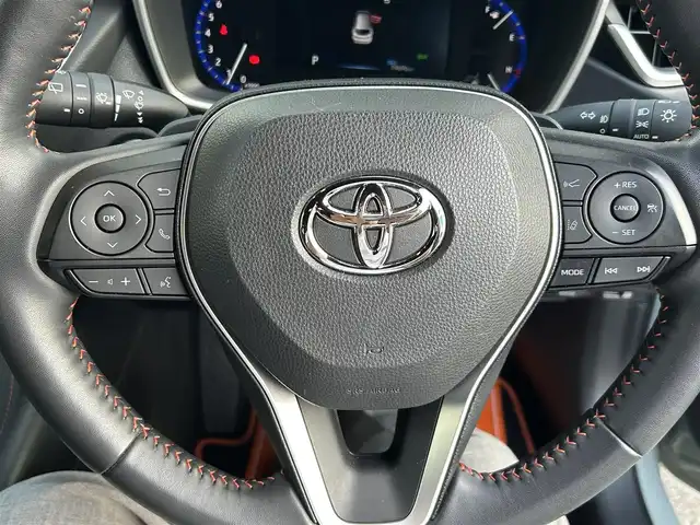 トヨタ カローラツーリング アクティブライド 栃木県 2021(令3)年 2万km アーバンカーキ ToyotaSafetySense/・プリクラッシュセーフティ（歩行者［昼夜］・自転車運転者［昼］検知機能付衝突回避支援タイプ/ミリ波レーダー＋単眼カメラ方式/・レーントレーシングアシスト［LTA］/・レーダークルーズコントロール(全車速追従機能付)/・オートマチックハイビーム［AHB］/・ロードサインアシスト［RSA］/インテリジェントクリアランスソナー［パーキングサポートブレーキ（静止物）］/ブラインドスポットモニター［BSM］＋リヤクロストラフィックオートブレーキ［パーキングサポートブレーキ（後方接近車両）/9インチディスプレイオーディオ/・AM/FMチューナー/・Bluetooth対応（ハンズフリー/オーディオ）/・Apple CarPlay/Android Auto/・USB入力（動画・音楽再生/給電）/・Miracast対応/T-Connectナビキット/バックガイドモニター/カラーヘッドアップディスプレイ/パドルシフト/ETC2.0/おくだけ充電/シートヒーター（運転席・助手席）/ステアリングヒーター/Bi-Beam LEDヘッドランプ＋LEDターンランプ＋LEDクリアランスランプ&LEDデイライト/17インチアルミホイール(ブラック塗装/センターオーナメント付)