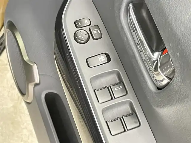 スズキ ハスラー Jスタイル Ⅲ 千葉県 2018(平30)年 5.3万km ブレイブカーキパール/スチールシルバー 禁煙車/スズキセーフティーサポート/車線逸脱警報/社外7インチナビ/・CD/ワンセグTV/AUX/前席シートヒーター/ハーフレザーシート/フォグランプ/HIDヘッドライト/バックカメラ/純正15インチアルミホイール/ETC/スマートキー