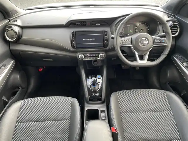 日産 キックス X 熊本県 2021(令3)年 5.8万km パール 純正ナビ/・AM/FM/CD/DVD/BT/SD/USB/・フルセグTV/アラウンドビューモニター/プロパイロット/エマージェンシーブレーキ/レーンキープアシスト/ふらつき防止/デジタルインナーミラー/ドライブレコーダー/ハーフレザーシート/ビルドインETC/革巻きステアリング/ステアリングスイッチ/ステアリングヒーター/前席シートヒーター/LEDヘッドライト/ヘッドライトレベライザー/LEDフォグランプ/ルーフレール/電動格納ミラー/ウインカーミラー/ドアバイザー/純正フロアマット/純正アルミホイール/プッシュスタート/電動サイドパーキングスイッチ/オートブレーキホールド/ドライブモード（SPORTS/ECO/マナーモード)