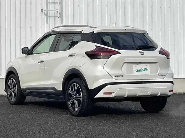 日産 キックス X 熊本県 2021(令3)年 5.8万km パール 純正ナビ/・AM/FM/CD/DVD/BT/SD/USB/・フルセグTV/アラウンドビューモニター/プロパイロット/エマージェンシーブレーキ/レーンキープアシスト/ふらつき防止/デジタルインナーミラー/ドライブレコーダー/ハーフレザーシート/ビルドインETC/革巻きステアリング/ステアリングスイッチ/ステアリングヒーター/前席シートヒーター/LEDヘッドライト/ヘッドライトレベライザー/LEDフォグランプ/ルーフレール/電動格納ミラー/ウインカーミラー/ドアバイザー/純正フロアマット/純正アルミホイール/プッシュスタート/電動サイドパーキングスイッチ/オートブレーキホールド/ドライブモード（SPORTS/ECO/マナーモード)