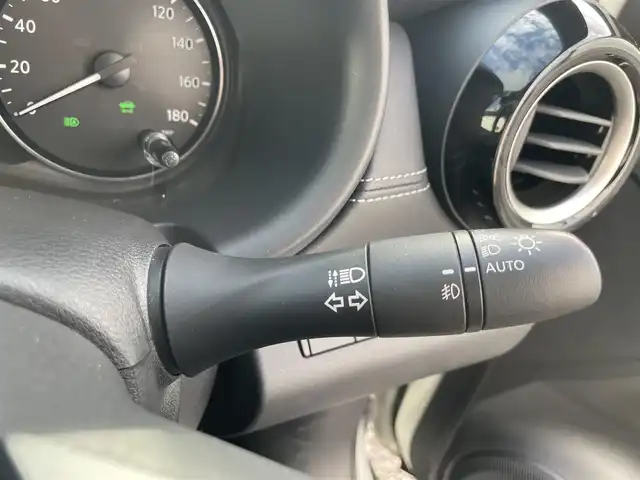 日産 キックス X 熊本県 2021(令3)年 5.8万km パール 純正ナビ/・AM/FM/CD/DVD/BT/SD/USB/・フルセグTV/アラウンドビューモニター/プロパイロット/エマージェンシーブレーキ/レーンキープアシスト/ふらつき防止/デジタルインナーミラー/ドライブレコーダー/ハーフレザーシート/ビルドインETC/革巻きステアリング/ステアリングスイッチ/ステアリングヒーター/前席シートヒーター/LEDヘッドライト/ヘッドライトレベライザー/LEDフォグランプ/ルーフレール/電動格納ミラー/ウインカーミラー/ドアバイザー/純正フロアマット/純正アルミホイール/プッシュスタート/電動サイドパーキングスイッチ/オートブレーキホールド/ドライブモード（SPORTS/ECO/マナーモード)