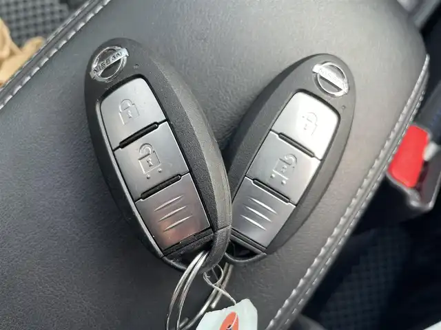 日産 キックス X 熊本県 2021(令3)年 5.8万km パール 純正ナビ/・AM/FM/CD/DVD/BT/SD/USB/・フルセグTV/アラウンドビューモニター/プロパイロット/エマージェンシーブレーキ/レーンキープアシスト/ふらつき防止/デジタルインナーミラー/ドライブレコーダー/ハーフレザーシート/ビルドインETC/革巻きステアリング/ステアリングスイッチ/ステアリングヒーター/前席シートヒーター/LEDヘッドライト/ヘッドライトレベライザー/LEDフォグランプ/ルーフレール/電動格納ミラー/ウインカーミラー/ドアバイザー/純正フロアマット/純正アルミホイール/プッシュスタート/電動サイドパーキングスイッチ/オートブレーキホールド/ドライブモード（SPORTS/ECO/マナーモード)