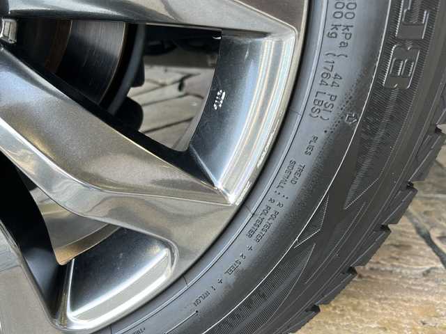 レクサス ＮＸ 300h Fスポーツ 静岡県 2018(平30)年 10.5万km ブラック 純正メモリナビ/・CD/・DVD/・フルセグＴＶ/・Bluetooth/・USB/・Miracast/・AUX/・AM/・FM/安全装備/・衝突軽減/・レーンキープ/・追従クルコン/・コーナーセンサー前後/・バックカメラ/・BSM/主要装備/・サンルーフ/・マークレビンソンサウンド/・電動リアゲート/・ETC2.0/・ルーフレール/・パワーシート全席/・シートヒーターD/N席/・エアシートD/N席/・ハンドルヒーター/・パドルシフト/・LEDヘッドライト/・オートライト/・オートハイビーム/・フォグランプ/・電動パーキングブレーキ/・オートホールド/・純正フロアマット/・純正アルミホイール