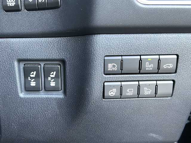 レクサス ＮＸ 300h Fスポーツ 静岡県 2018(平30)年 10.5万km ブラック 純正メモリナビ/・CD/・DVD/・フルセグＴＶ/・Bluetooth/・USB/・Miracast/・AUX/・AM/・FM/安全装備/・衝突軽減/・レーンキープ/・追従クルコン/・コーナーセンサー前後/・バックカメラ/・BSM/主要装備/・サンルーフ/・マークレビンソンサウンド/・電動リアゲート/・ETC2.0/・ルーフレール/・パワーシート全席/・シートヒーターD/N席/・エアシートD/N席/・ハンドルヒーター/・パドルシフト/・LEDヘッドライト/・オートライト/・オートハイビーム/・フォグランプ/・電動パーキングブレーキ/・オートホールド/・純正フロアマット/・純正アルミホイール