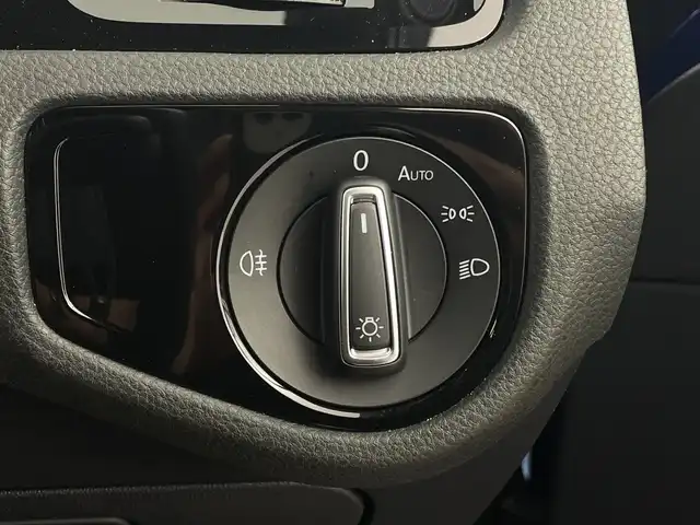 フォルクスワーゲン ゴルフ Ｒ 新潟県 2014(平26)年 6.1万km 青 4WD/スマートキー/スペアキー1本/メモリナビ/CD/DVD/BT/バックカメラ/コーナーセンサー/シートヒーター　D席/N席/クルコン/衝突被害軽減システム/オートライト/純正AWスタッドレスタイヤ4本セット