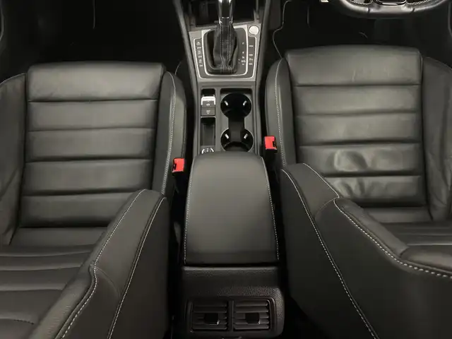 フォルクスワーゲン ゴルフ Ｒ 新潟県 2014(平26)年 6.1万km 青 4WD/スマートキー/スペアキー1本/メモリナビ/CD/DVD/BT/バックカメラ/コーナーセンサー/シートヒーター　D席/N席/クルコン/衝突被害軽減システム/オートライト/純正AWスタッドレスタイヤ4本セット