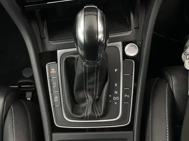 フォルクスワーゲン ゴルフ Ｒ 新潟県 2014(平26)年 6.1万km 青 4WD/スマートキー/スペアキー1本/メモリナビ/CD/DVD/BT/バックカメラ/コーナーセンサー/シートヒーター　D席/N席/クルコン/衝突被害軽減システム/オートライト/純正AWスタッドレスタイヤ4本セット