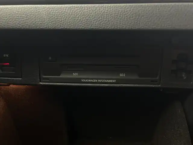 フォルクスワーゲン ゴルフ Ｒ 新潟県 2014(平26)年 6.1万km 青 4WD/スマートキー/スペアキー1本/メモリナビ/CD/DVD/BT/バックカメラ/コーナーセンサー/シートヒーター　D席/N席/クルコン/衝突被害軽減システム/オートライト/純正AWスタッドレスタイヤ4本セット