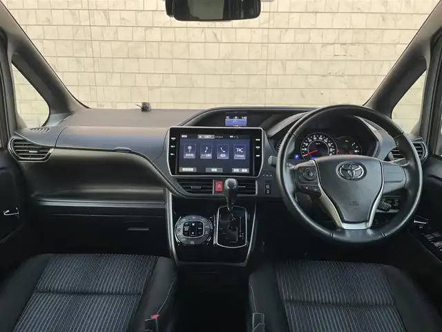 トヨタ ヴォクシー ZS 煌Ⅱ 山口県 2019(平31)年 4.9万km イナズマスパーキングブラックガラスフレーク 純正10インチメモリーナビ/CD/DVD/SD/Bluetooth/フルセグTV/バックカメラ/両側パワースライドドア/パワーバックドア/クルーズコントロール/トヨタセーフティセンス/レーンキープアシスト/プリクラッシュセーフティ/LEDヘッドライト/ETC/スマートキー/ドライブレコーダー