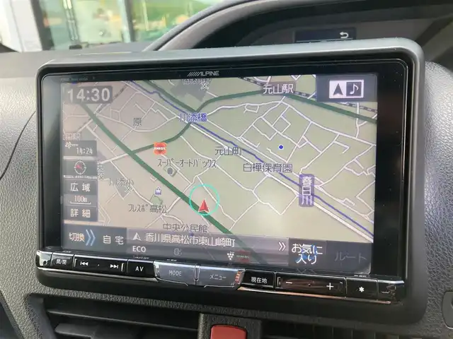 トヨタ ヴォクシー ZS 煌 香川県 2015(平27)年 12万km ホワイトパールクリスタルシャイン 登録時走行距離：119662km/アルパイン9型SDナビ/　CD DVD BT フルセグTV/バックカメラ/アルパイン10.1型フリップダウンモニター/両側パワースライドドア/LEDヘッドライト/オートライト/フォグランプ/MTモード付AT/ビルトインETC/ドライブレコーダー/ロールサンシェード/ISOFIX/ウォークスルー/革巻きステアリング/ステアリングスイッチ/プッシュスタート/スマートキー/スペアキー