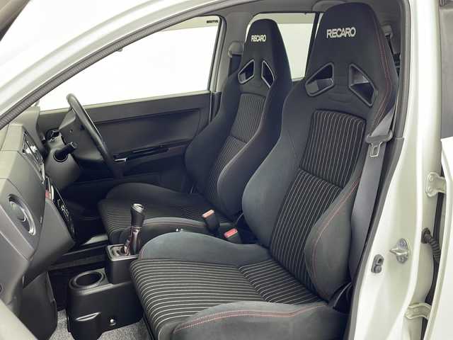 スズキ アルト ワークス 愛知県 2016(平28)年 3.3万km パールホワイト 純正ナビ【AVIC-RW99ZS】/バックカメラ/フルセグTV/Bluetooth・CD・DVD・SD・AM・FM/ETC/純正15インチアルミホイール/レカロシート/純正フロアマット/スマートキー/プッシュスタート/イモビライザー/オートエアコン