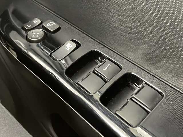 スズキ アルト ワークス 愛知県 2016(平28)年 3.3万km パールホワイト 純正ナビ【AVIC-RW99ZS】/バックカメラ/フルセグTV/Bluetooth・CD・DVD・SD・AM・FM/ETC/純正15インチアルミホイール/レカロシート/純正フロアマット/スマートキー/プッシュスタート/イモビライザー/オートエアコン