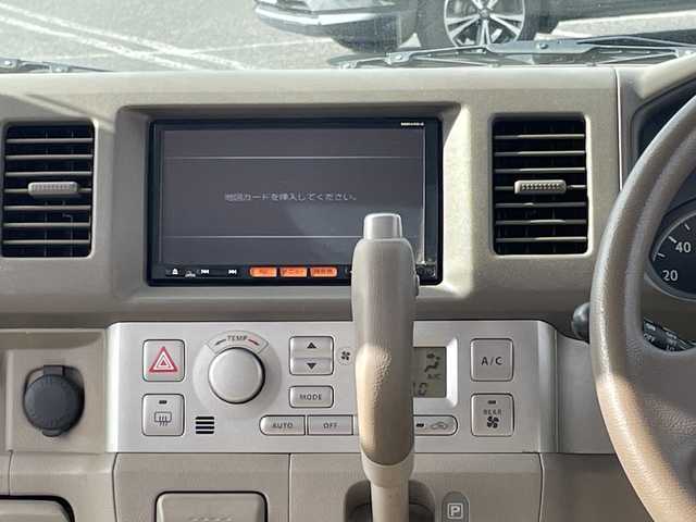 日産 ＮＶ１００クリッパー リオ E 千葉県 2014(平26)年 8.5万km ブルーイッシュブラック ナビＭＭ１１４Ｄ－Ａ　バックカメラ　パワースライドドア　ＥＴＣ　電動格納ミラー　純正フロアマット　キーレス　ドアバイザー　社外１４インチホイール　リアスポイラー　水冷直列3気筒ICターボ　６４PS